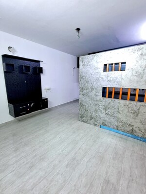 Room in 2 BHK Apartment at Signature Solera Apartment, Sector 107 – for Sale