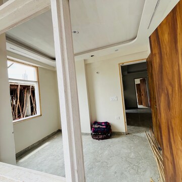 Master Bedroom in 3 BHK Builder Floor at Green Home, Sarfabad Village – for Sale