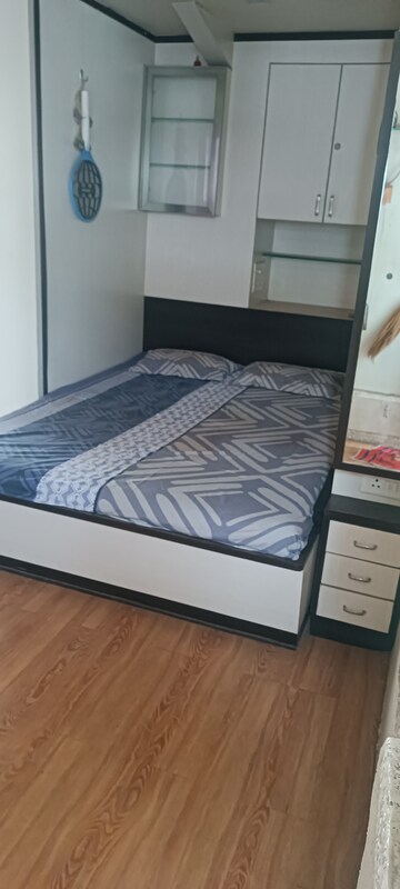 Bedroom in 1 RK Apartment at Navi Peth – for Rent