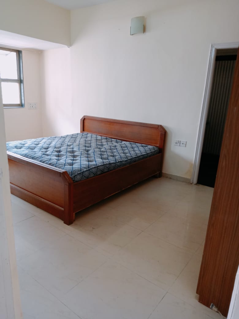 2 BHK Apartment For Rent in RNA Regency Park