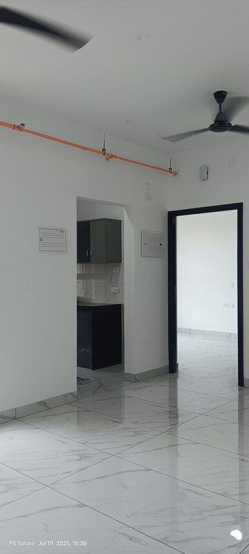 Room in 2 BHK Apartment at Raymond Ten X Vibes, J K Gram – for Rent