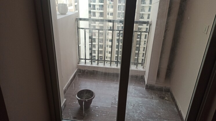 Balcony, amrapali-golf-homes 3 Bedroom 1115 Sq.Ft. Apartment In Sector 4 Greater Noida Greater Noida 8974240