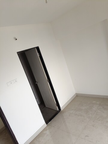 Room in 1 BHK Apartment at Ashar Metro Towers, Vartak Nagar – for Sale