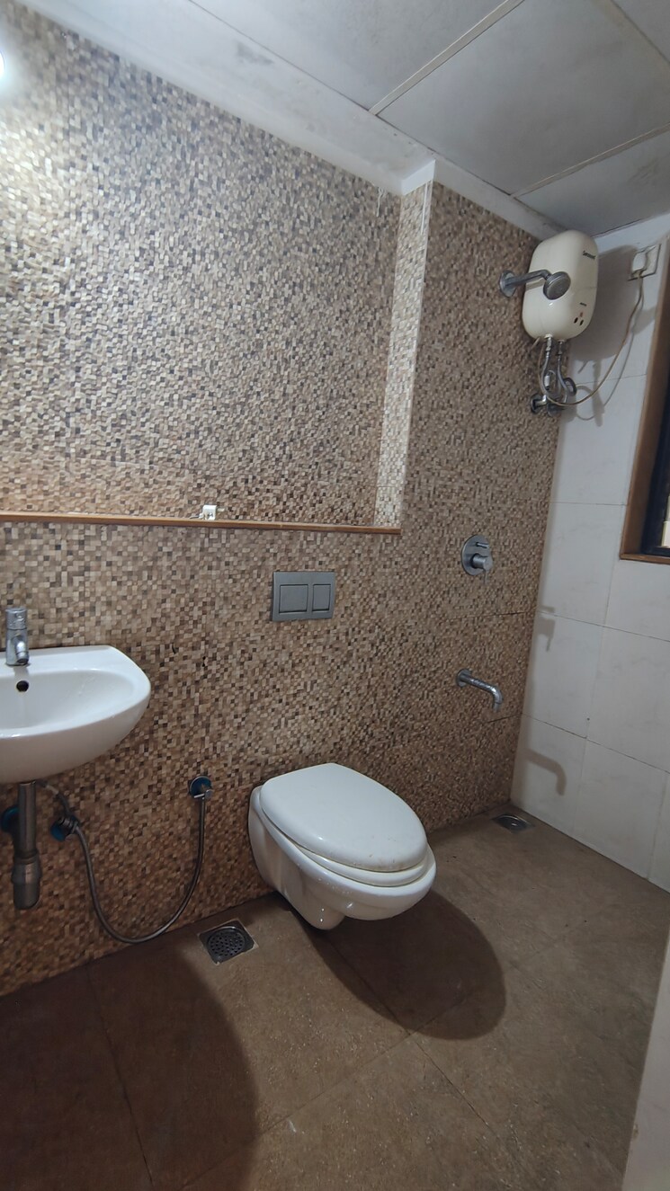 Bathroom, lodha-palava-downtown-dombivli-east 2 Bedroom 717 Sq.Ft. Apartment In Dombivli East Thane 8974257
