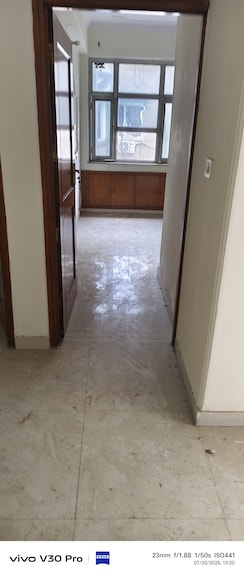 3.5 BHK + Servant Room Apartment For Sale in Vigyapan Lok Apartments