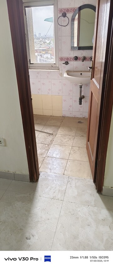 Bathroom in 3.5 BHK Apartment at Vigyapan Lok Apartments, Mayur Vihar Phase 1 – for Sale