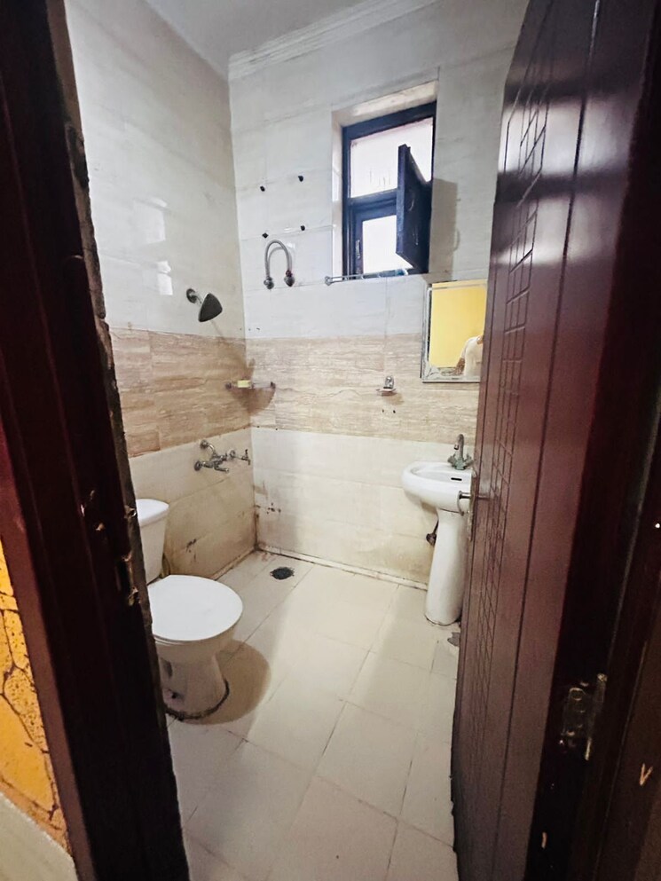 Bathroom, gomti-homes 3 Bedroom 1530 Sq.Ft. Apartment In Nabha Zirakpur 8974265