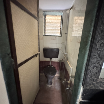 Bathroom in 1 BHK Apartment at Dombivli East – for Rent