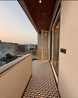 Balcony in 3 BHK Builder Floor at Sector 30 – for Sale