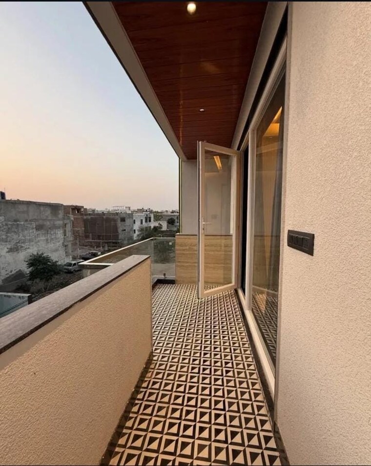 Balcony, sector 30 3 Bedroom 2700 Sq.Ft. Builder Floor In Sector 30 Faridabad 8974279