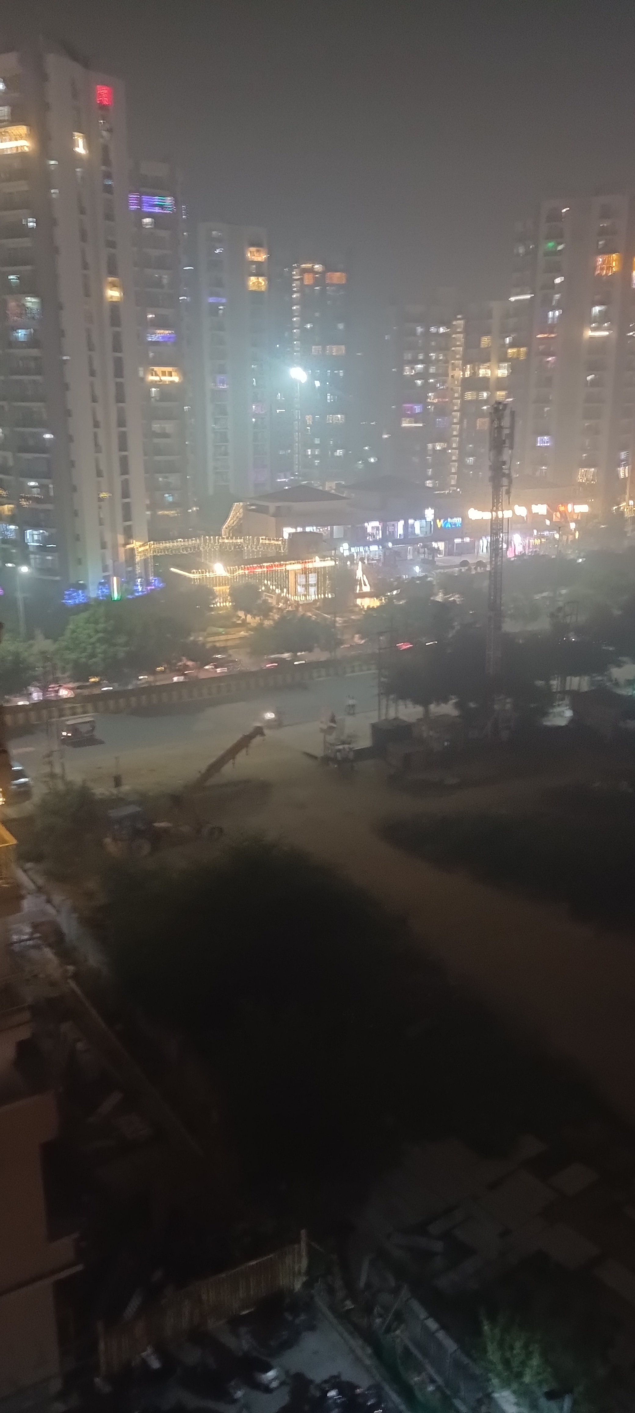 2 BHK + Study Room Apartment For Rent in Ajnara Grand Heritage