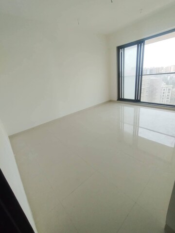 Room in 2 BHK Apartment at Naman Habitat, Andheri West – for Rent