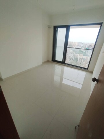 Room in 2 BHK Apartment at Naman Habitat, Andheri West – for Rent