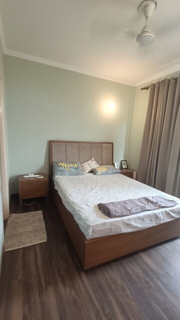 Bedroom in 2 BHK Apartment at Ansal Sushant Estate, Sector 52 – for Rent