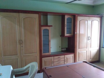 Room in 4 BHK Apartment at Eugene Apartment, Borivali West – for Sale