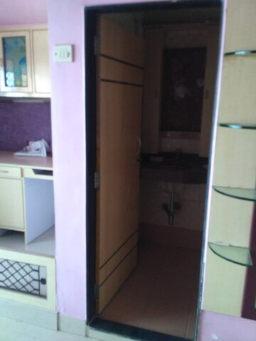 Furnished Amenities in 4 BHK Apartment at Eugene Apartment, Borivali West – for Sale
