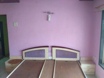 Furnished Amenities in 4 BHK Apartment at Eugene Apartment, Borivali West – for Sale