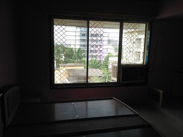 Room in 4 BHK Apartment at Eugene Apartment, Borivali West – for Sale