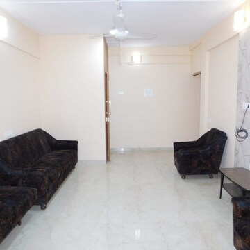 Bedroom in 2 BHK Apartment at Juhu – for Rent
