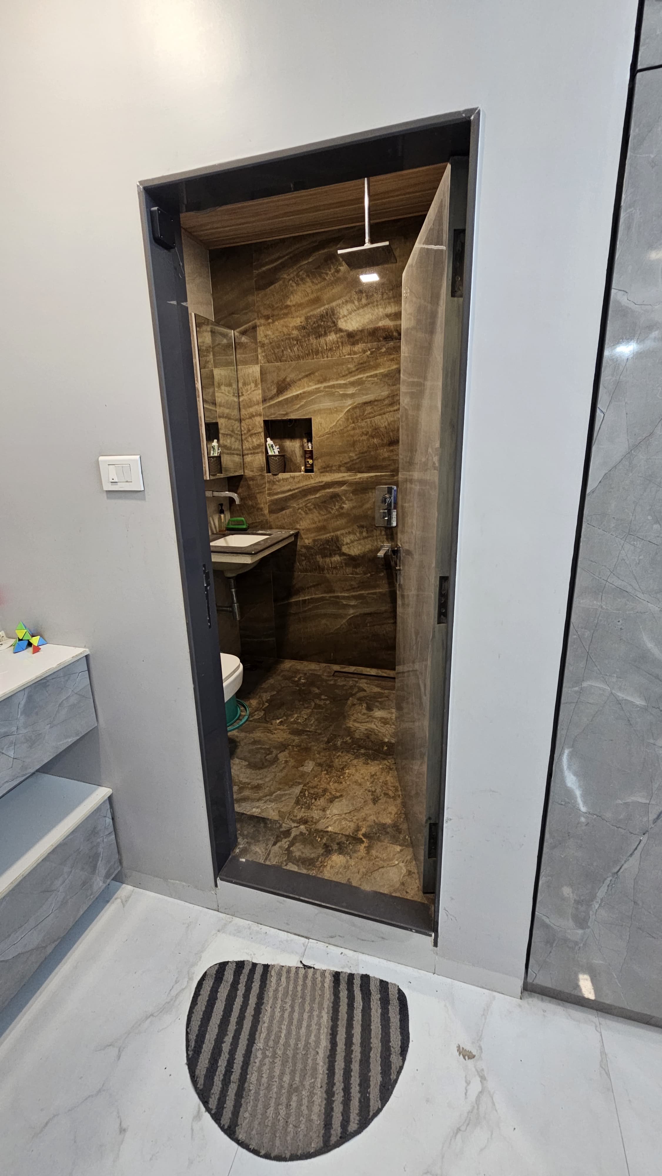 3 BHK Apartment For Rent in Royal Spaces