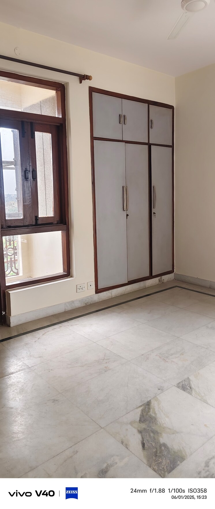 Room, sector 19 dwarka 3 Bedroom 2000 Sq.Ft. Apartment In Sector 19 Dwarka Delhi 8974606