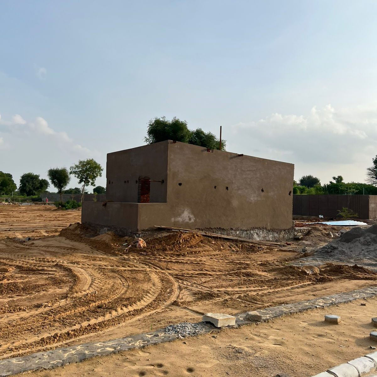 Plot For Sale in Imperial Galaxy 