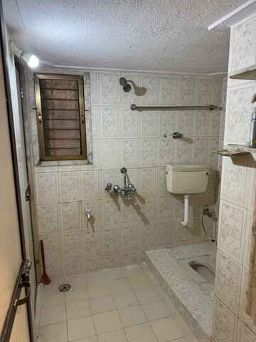 Bathroom in 4 BHK Apartment at Rashmi Signature, Mira Road – for Rent