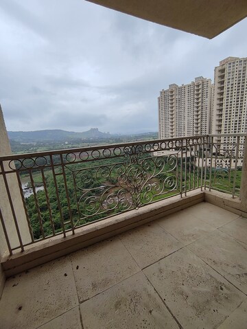 2 BHK Apartment For Sale in Hiranandani Fortune City, New Panvel