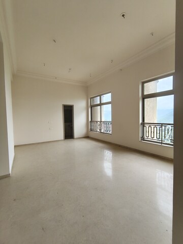 Room in 3.5 BHK Apartment at Hiranandani Fortune City, New Panvel – for Sale