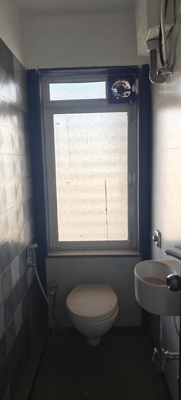 Bathroom, andheri west Commercial Office Space 500 Sq.Ft. In Andheri West Mumbai 8974697