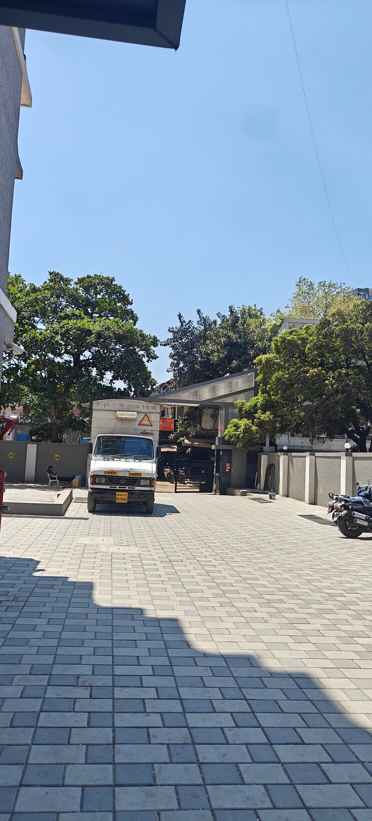 Exterior View, andheri west Commercial Office Space 500 Sq.Ft. In Andheri West Mumbai 8974697