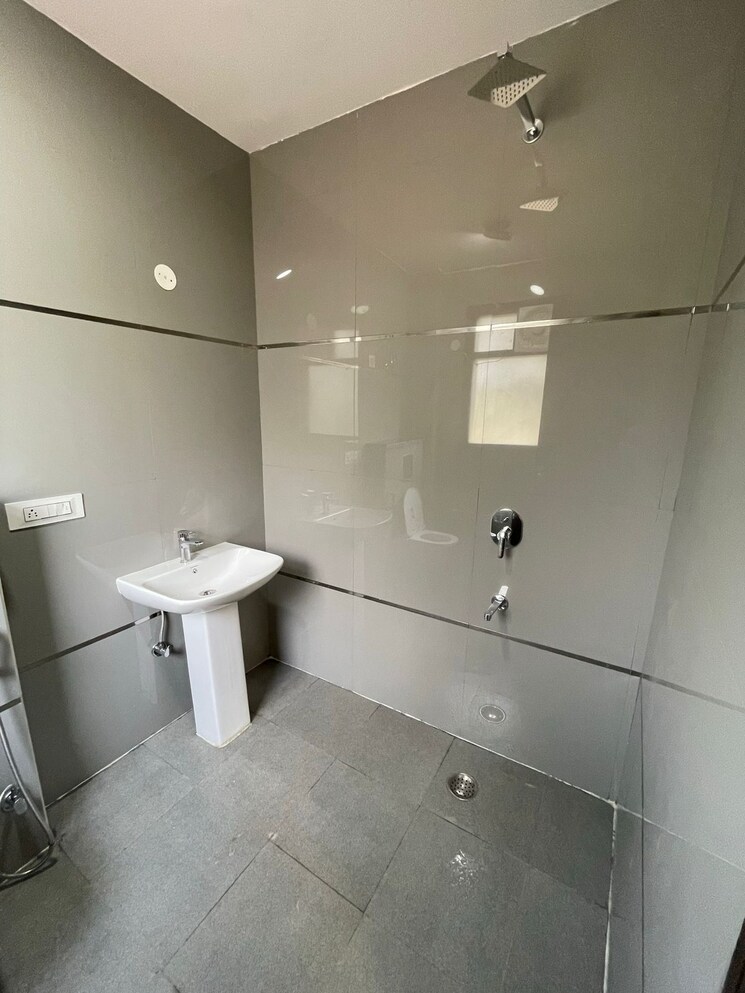 Attached Bathroom, chattarpur 2 Bedroom 85 Sq.Yd. Builder Floor In Chattarpur Delhi 8974693