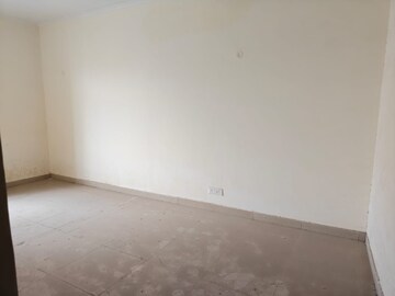 Room in 4 BHK Penthouse at Amrapali Silicon City, Sector 76 – for Sale