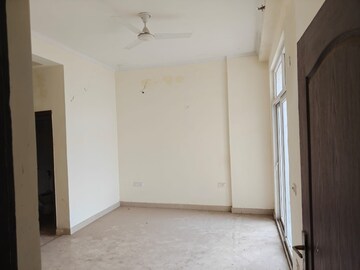 Room in 4 BHK Penthouse at Amrapali Silicon City, Sector 76 – for Sale