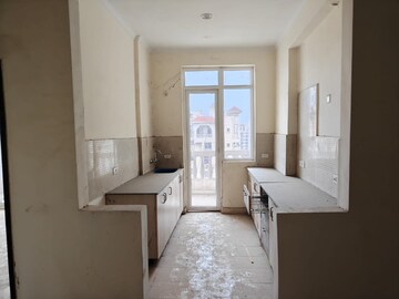 Building Lobby in 4 BHK Penthouse at Amrapali Silicon City, Sector 76 – for Sale