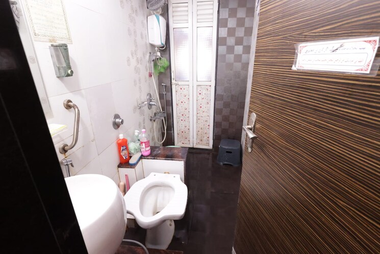 Bathroom, pride-presidency-luxuria 2.5 Bedroom 879 Sq.Ft. Apartment In Ghodbunder Road Thane 8974741