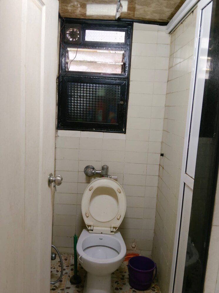 Bathroom, bhakti-complex-dahisar 1 Bedroom 550 Sq.Ft. Apartment In Dahisar West Mumbai 8974749