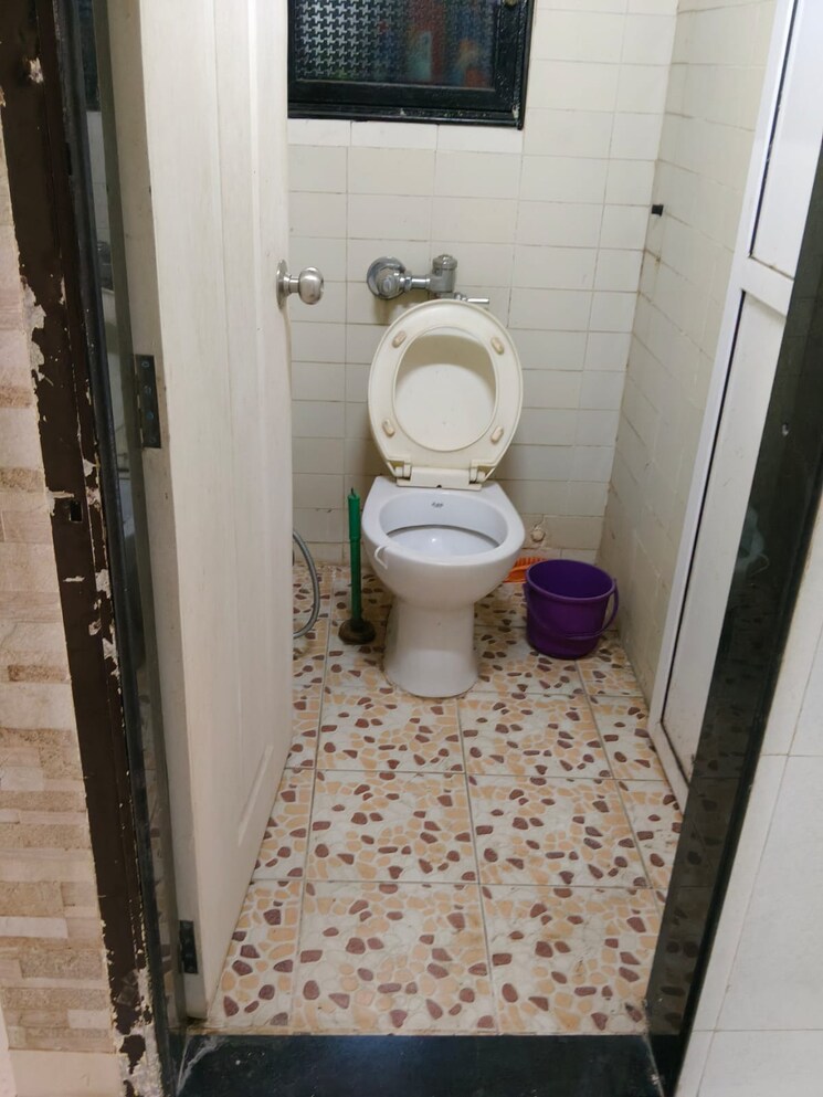 Bathroom, bhakti-complex-dahisar 1 Bedroom 550 Sq.Ft. Apartment In Dahisar West Mumbai 8974749