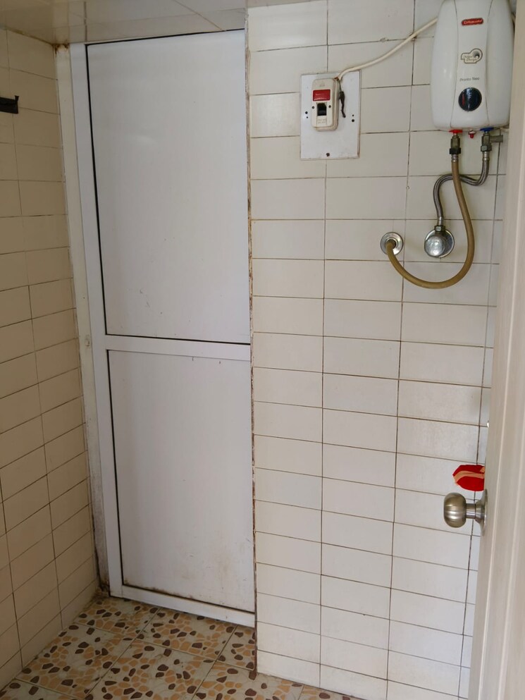 Bathroom, bhakti-complex-dahisar 1 Bedroom 550 Sq.Ft. Apartment In Dahisar West Mumbai 8974749