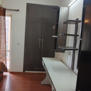 Room in 3.5 BHK Apartment at BPTP Park Grandeura, Sector 82 – for Rent