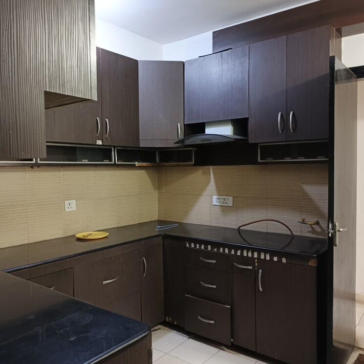 Kitchen, bptp-park-grandeura 3.5 Bedroom 2032 Sq.Ft. Apartment In Sector 82 Faridabad 8974798