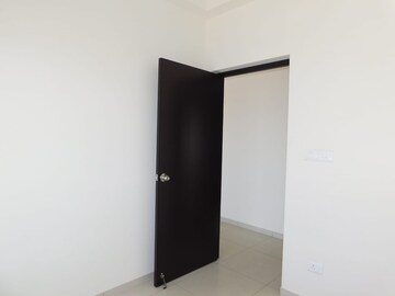 Room in 3 BHK Apartment at Krishna Nagar – for Sale