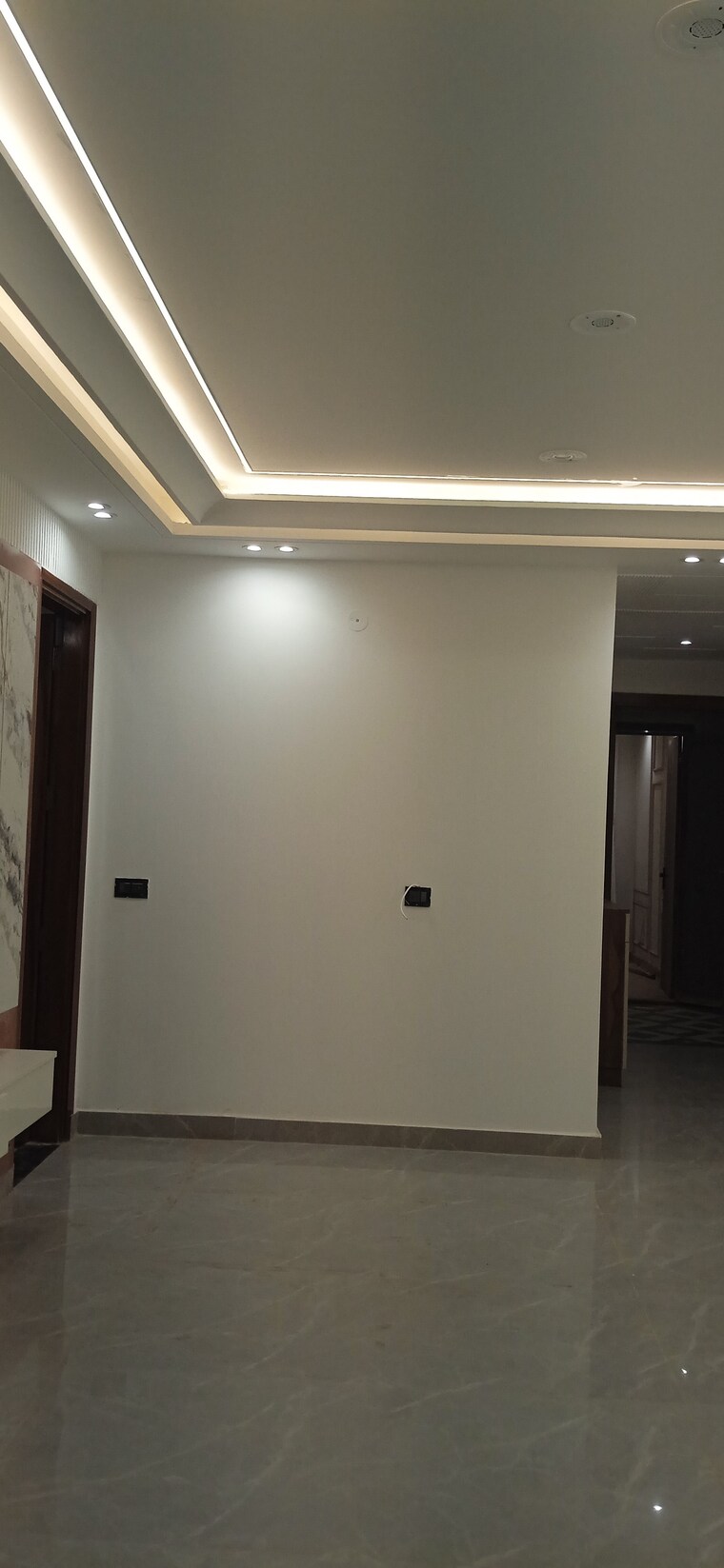 Room, igi airport area 3 Bedroom 1000 Sq.Ft. Apartment In Igi Airport Area Delhi 8974780