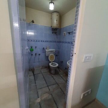 Team Area in 1 BHK Builder Floor at Lajpat Nagar ii – for Rent