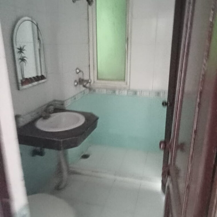 Bathroom, vaishali sector 5 1 Bedroom 500 Sq.Ft. Builder Floor In Vaishali Sector 5 Ghaziabad 8974827