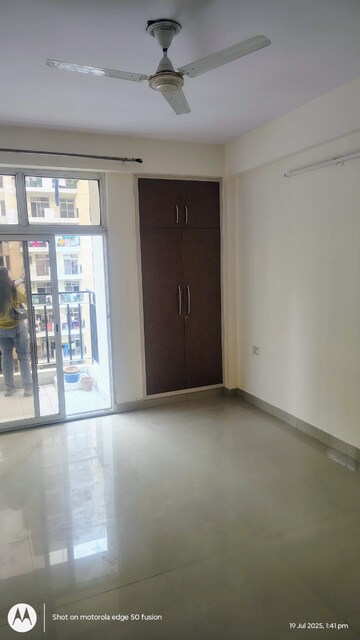 Room in 2 BHK Apartment at Anthem French Apartment, Sector 16b Greater Noida – for Sale
