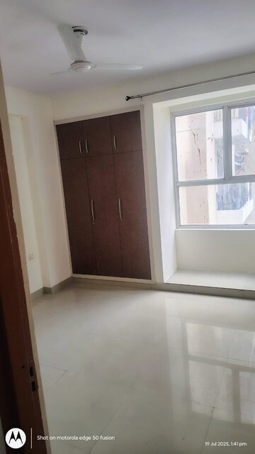 Room in 2 BHK Apartment at Anthem French Apartment, Sector 16b Greater Noida – for Sale