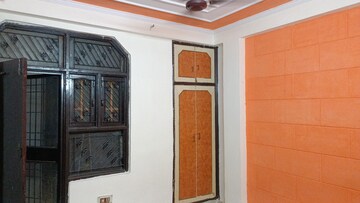 Room in 1 BHK Builder Floor at Vaishali Sector 5 – for Rent