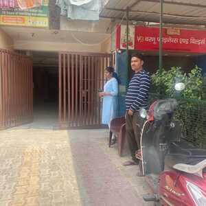 Parking in 3 BHK Builder Floor at Vaishali Sector 4 – for Sale