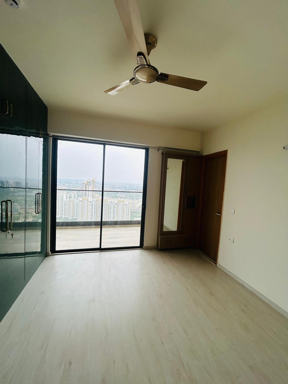 3 BHK + Servant Room Apartment For Rent in M3M Heights